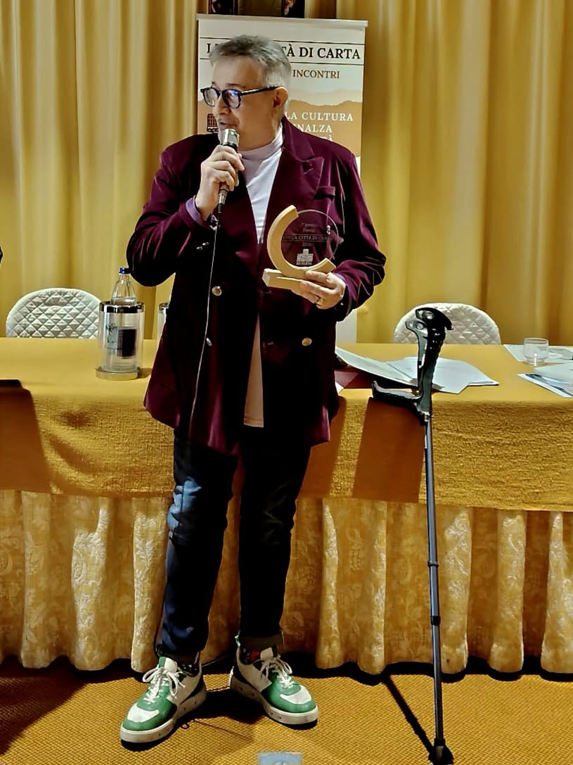 Raffaele Donato vince la prima edizione del Premio Poesia Lucca Città di Carta